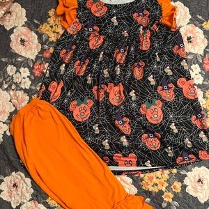 Boutique Halloween Mickey set with Ruffle leggings size 10/12